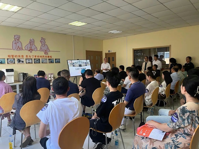 長三角智造雙城匯走進依斯倍 (5)