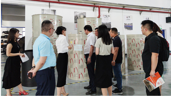 蘇州企業(yè)發(fā)展研究會(huì)一行蒞臨依斯倍參觀指導(dǎo)